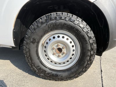 2020 Nissan NP300 CHASIS CAB. TM DH AC PAQ. SEG. VDC 6 VEL