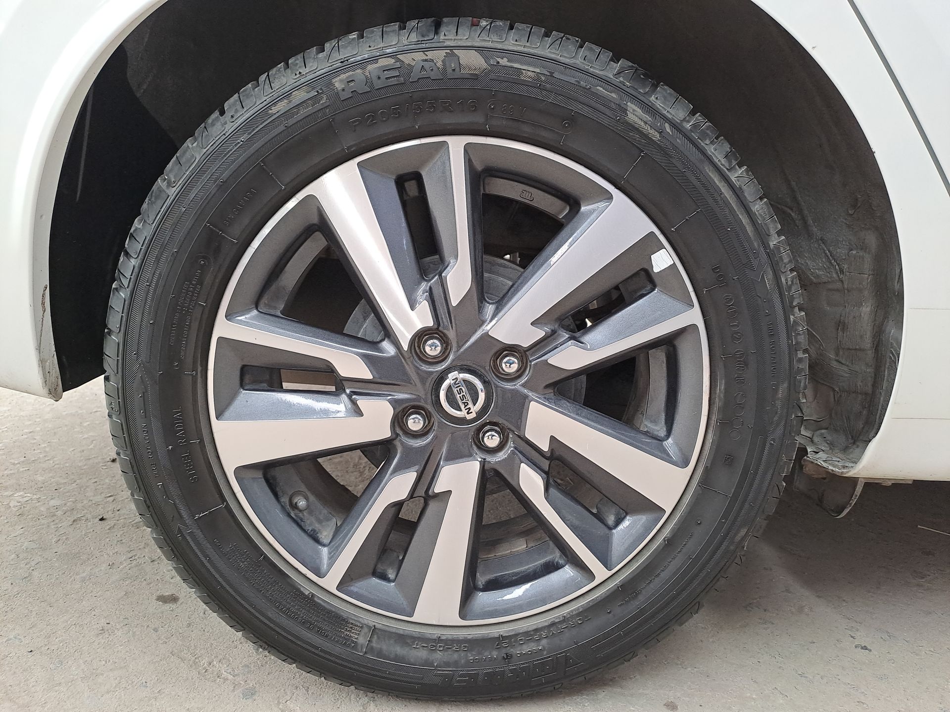 2022 Nissan VERSA ADVANCE CVT 22