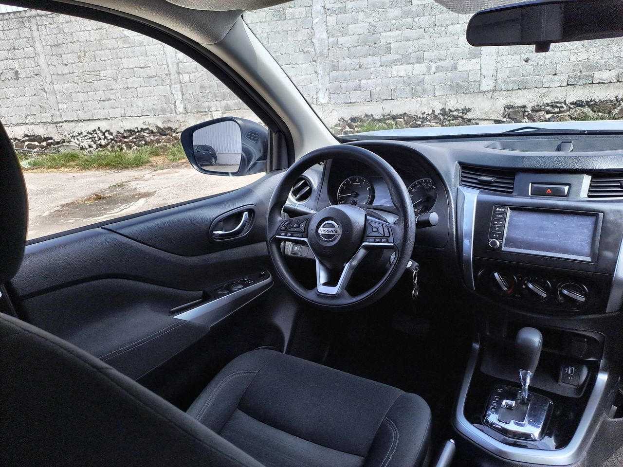 2022 Nissan FRONTIER LE TA 22