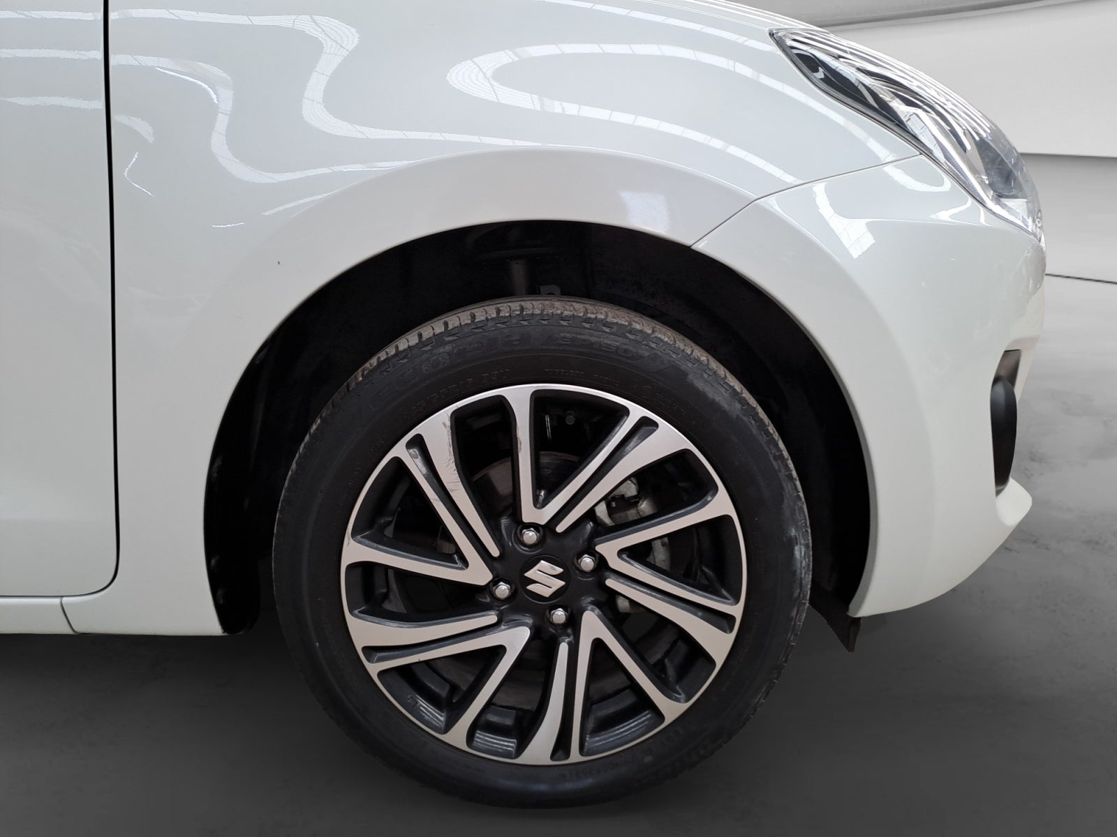 2022 SUZUKI SWIFT GLX 5MT