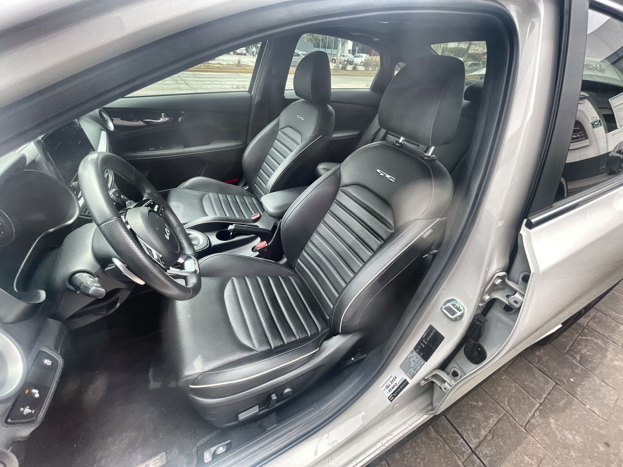 2024 Kia FORTE GT LINE